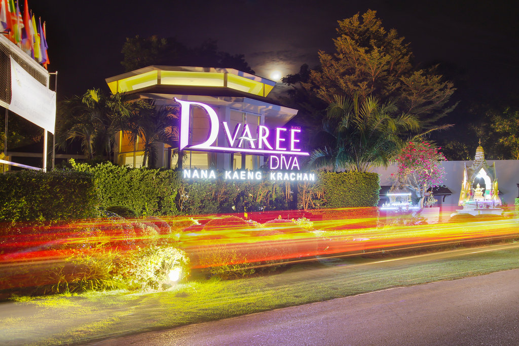 D Varee Diva Nana Kaeng Krachan